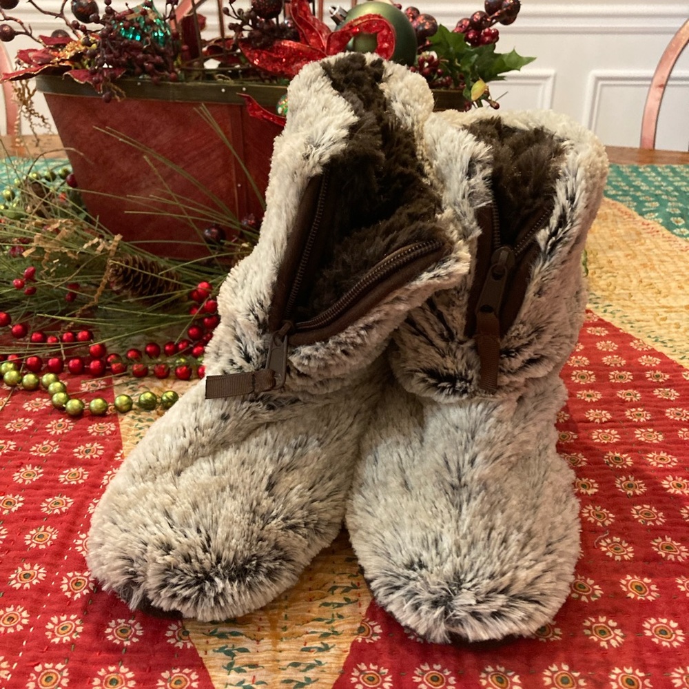 Dearform pile bootie with a zip up front